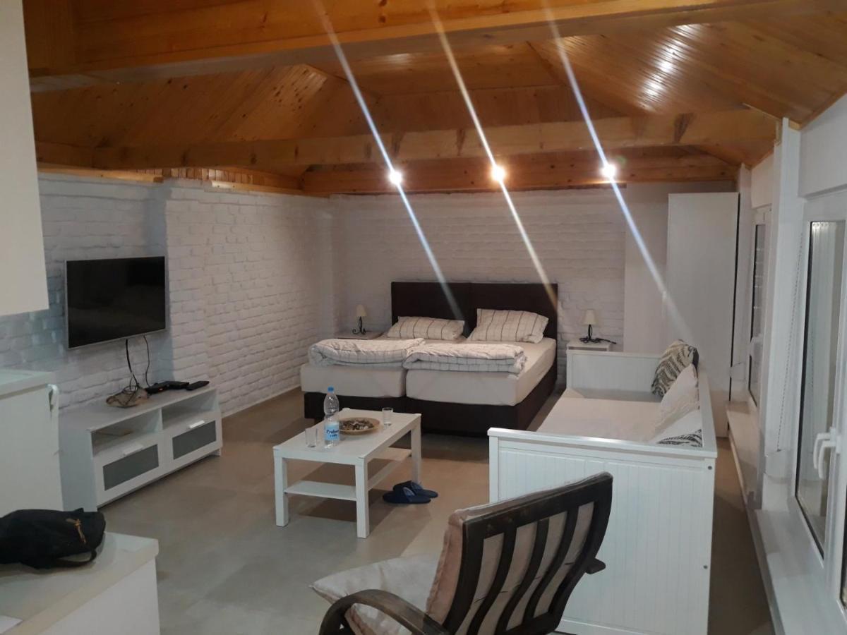 Rita Apartman & Studio Ζρένιανιν Εξωτερικό φωτογραφία